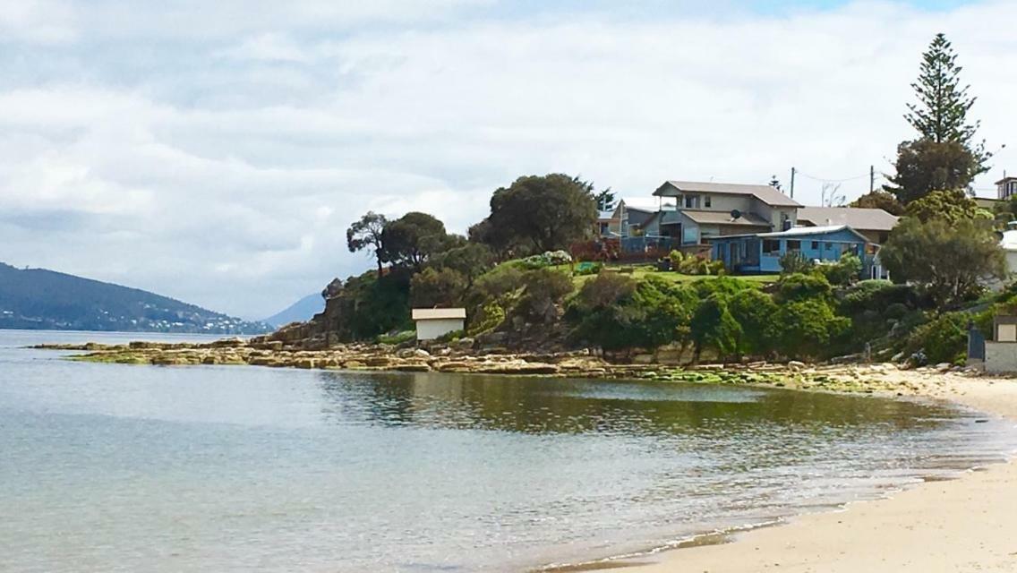 Beach Buoy Opossum Bay South Arm Екстериор снимка